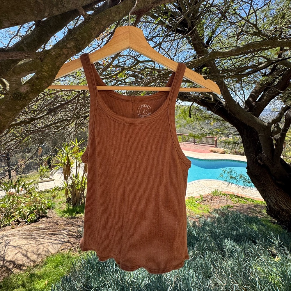 urban outfitters | brown cropped tank